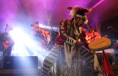 Jeffrey-papatie-miaja-spectacle-danse-traditionnel-tambour